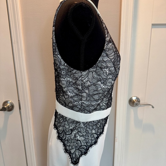 Guess Dress, white with black lace overlay, L, EUC, back zip closure, Halter - Picture 8 of 13